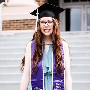 Meet your Posher, Lauren